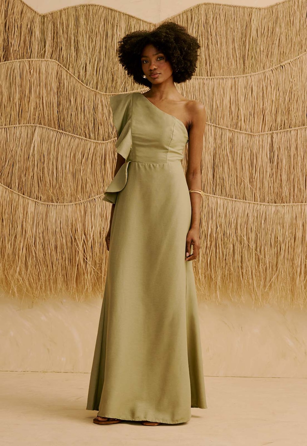 Vestido Longo Liso Detalhe Babado