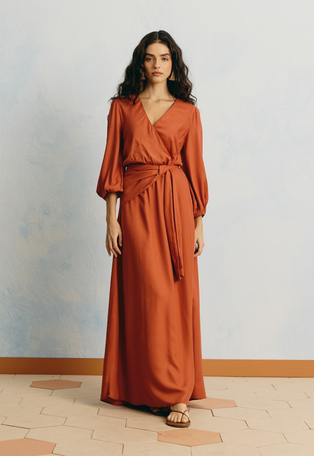 Vestido Longo Liso Detalhe Lenço