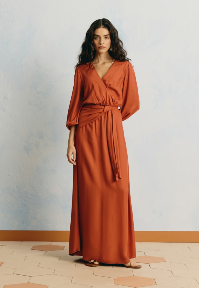 Vestido Longo Liso Detalhe Lenço
