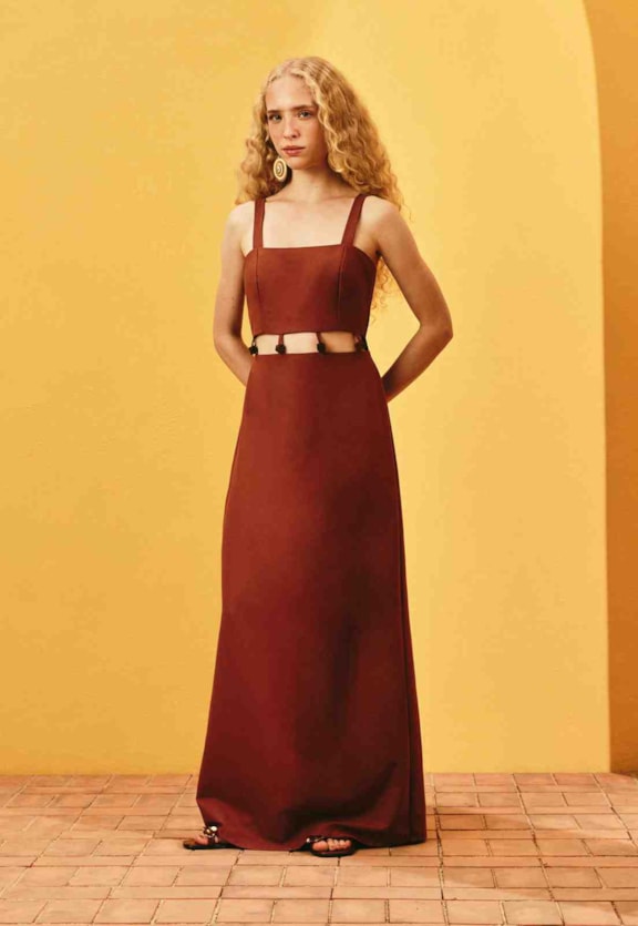 Vestido Longo Liso Detalhe Ponteiras Vista Frontal