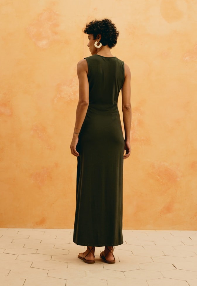 Vestido Longo Liso Fenda Torcido