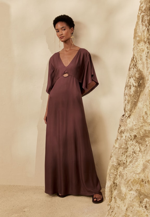 Vestido Longo Liso Manga Ampla Vista Frontal