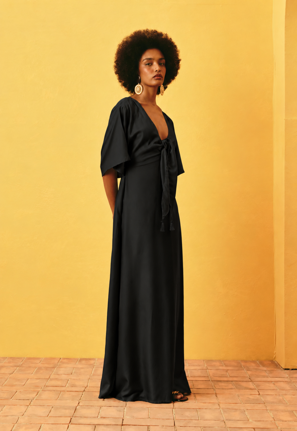 Vestido Longo Liso Manga Ampla