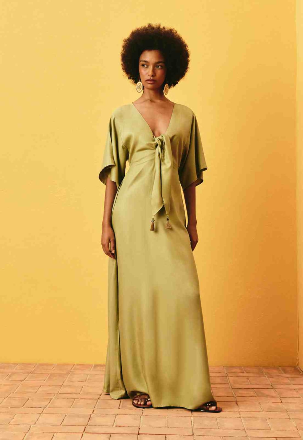 Vestido Longo Liso Manga Ampla