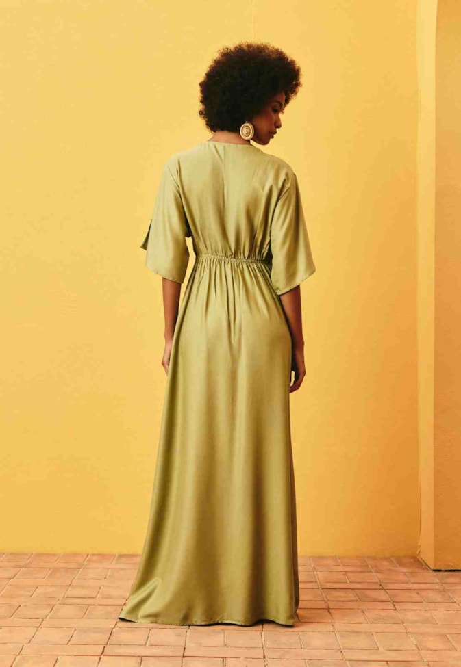 Vestido Longo Liso Manga Ampla