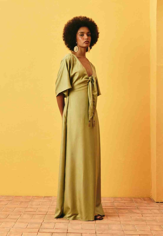 Vestido Longo Liso Manga Ampla