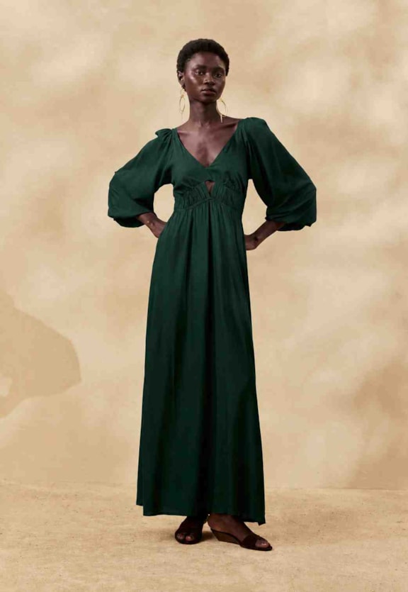 Vestido Longo Liso Mangas Vista Frontal