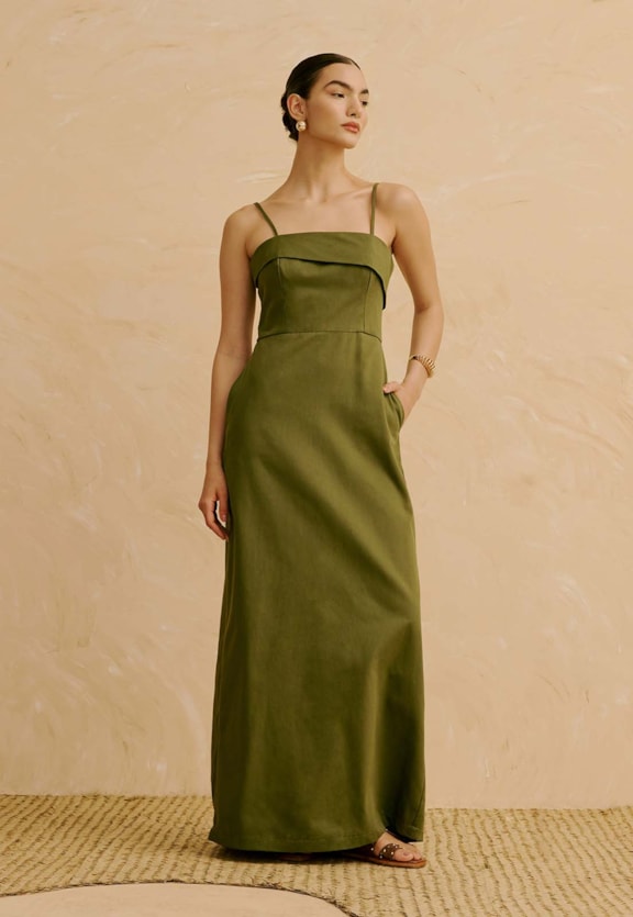 Vestido Longo Liso Pala Assimetrica Decote  Vista Frontal