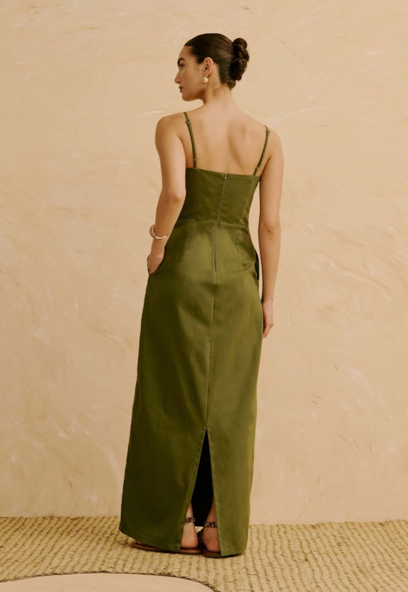 Vestido Longo Liso Pala Assimetrica Decote  Vista Traseira