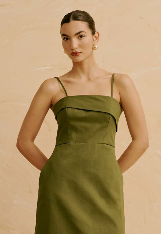 Vestido Longo Liso Pala Assimetrica Decote 