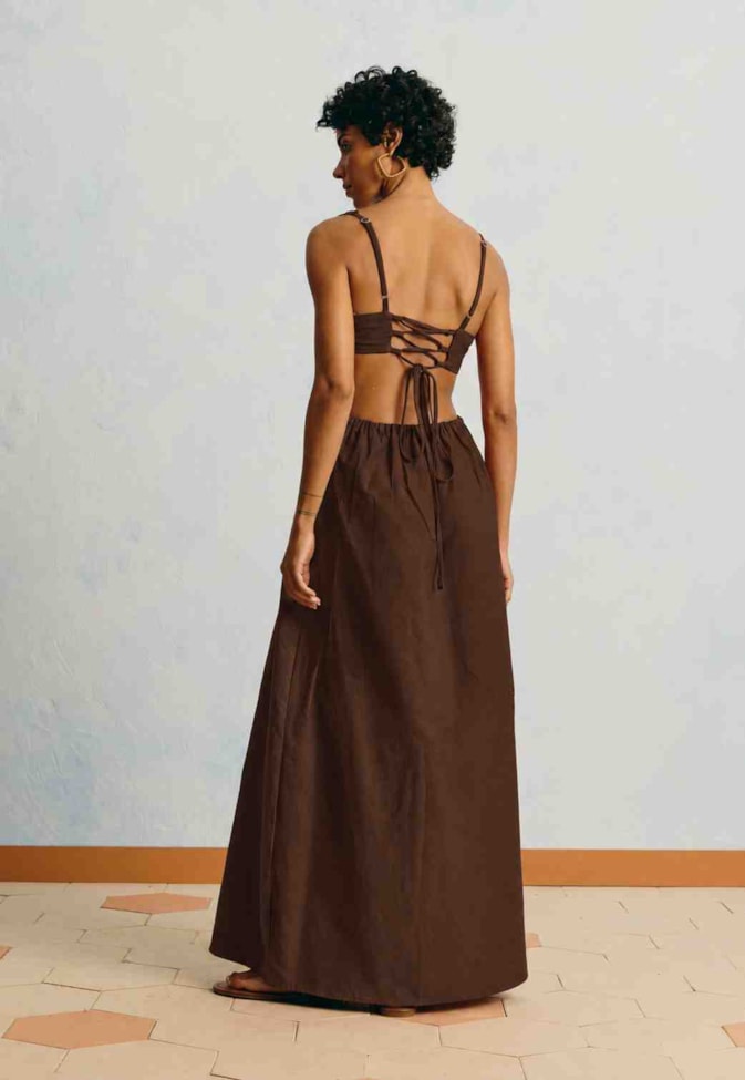 Vestido Longo Liso Patch Flor