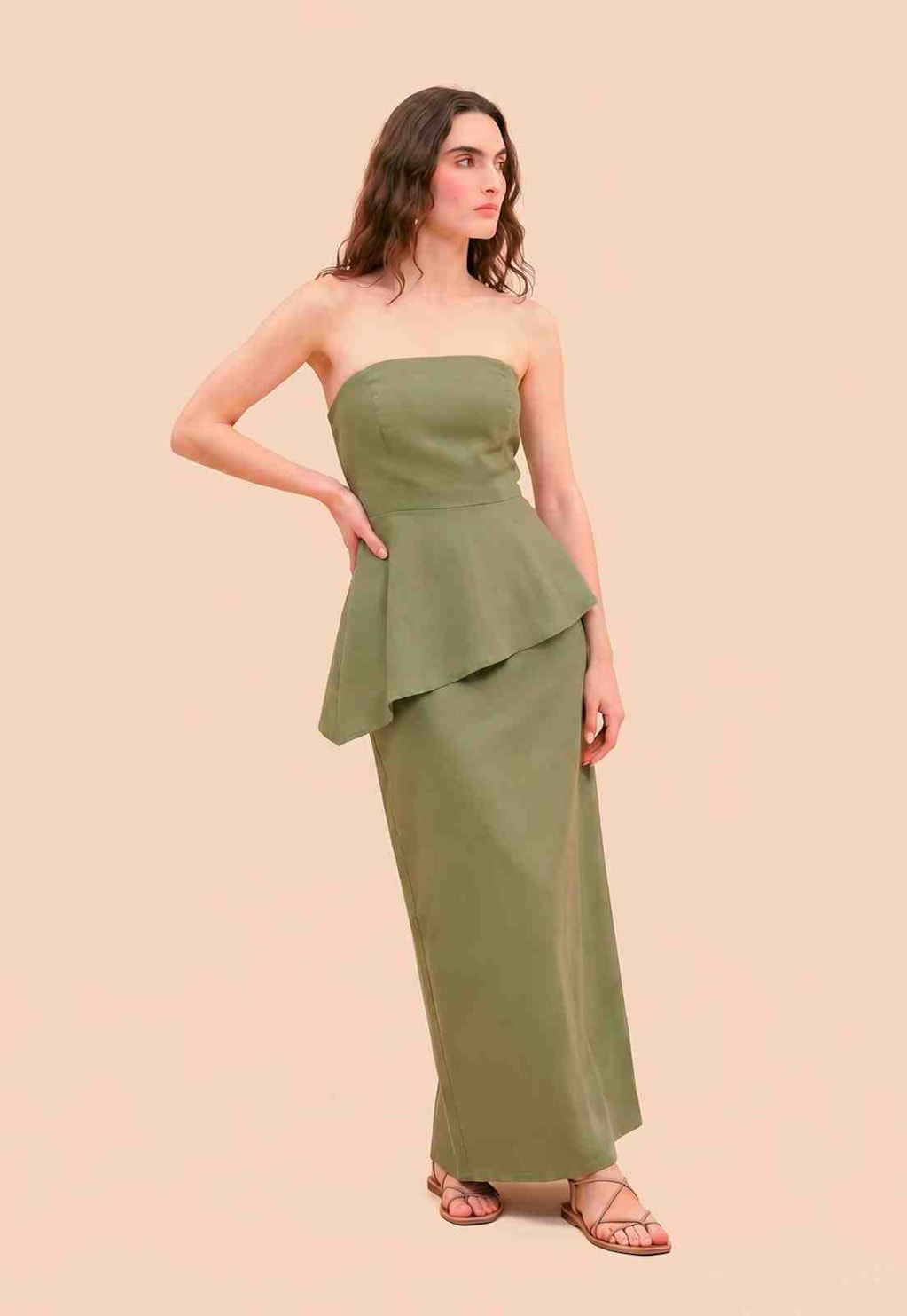 Vestido Longo Liso Peplum