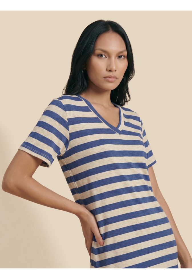 Vestido Longo Liso Reto Gola V