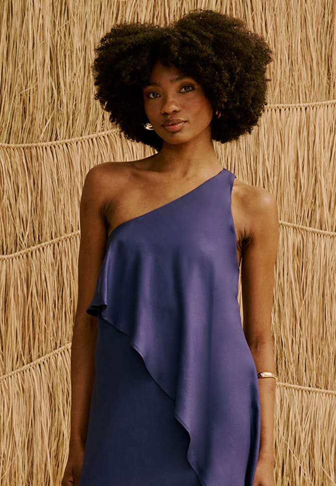 Vestido Longo Liso Um Ombro Só com Babado Cascata