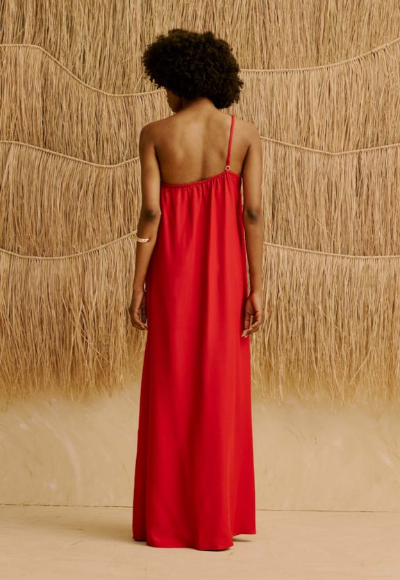 Vestido Longo Liso Um Ombro Só com Detalhe Alça Metal Vista Traseira