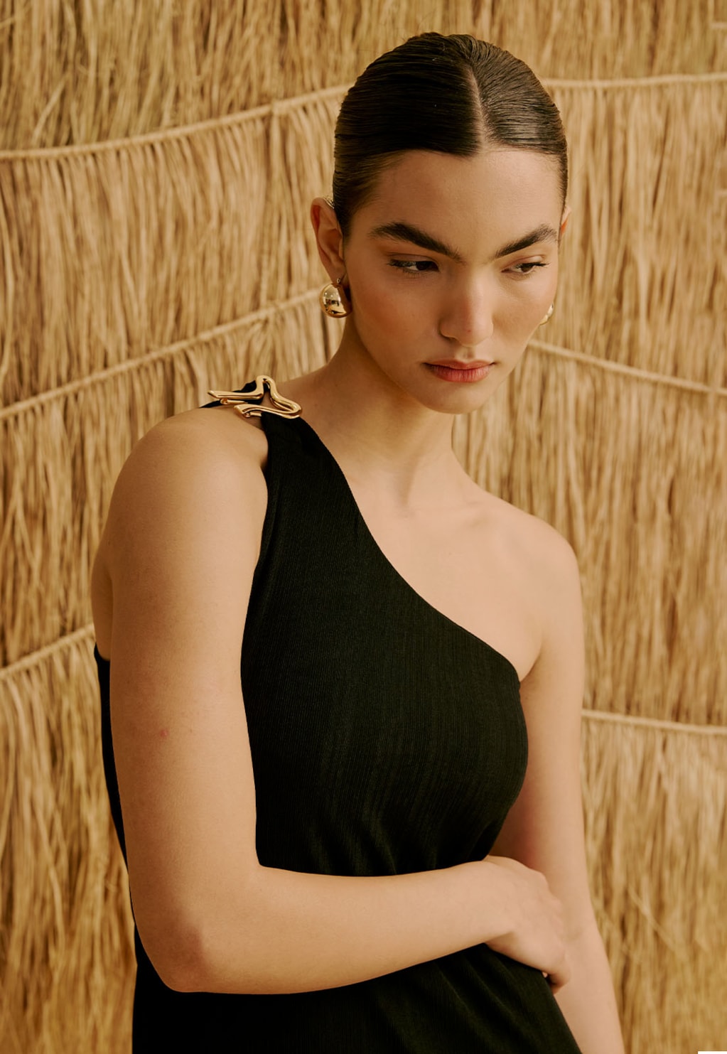 Vestido Longo Liso Um Ombro Só com Passador