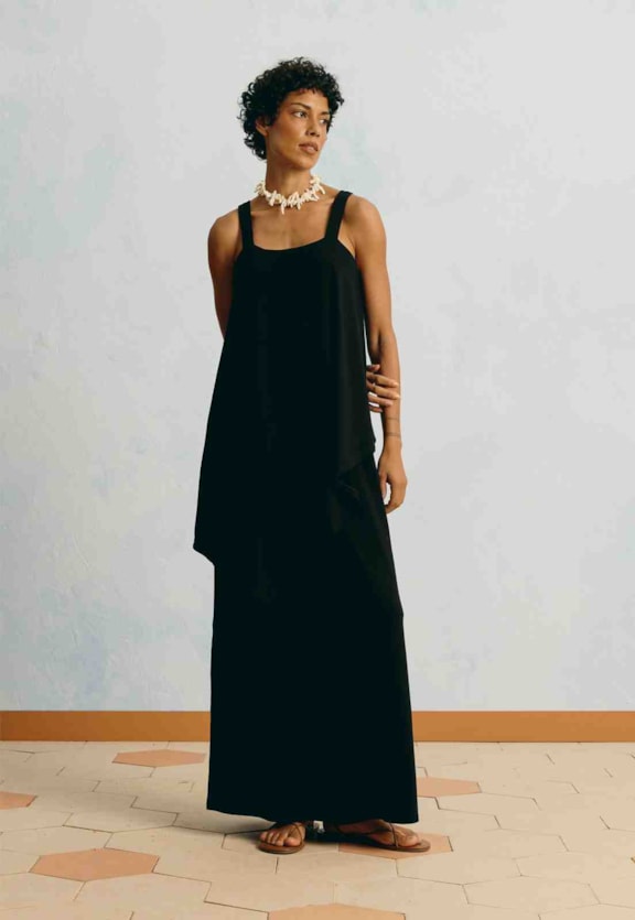 Vestido Longo Liso Veste Sobreposta Vista Frontal