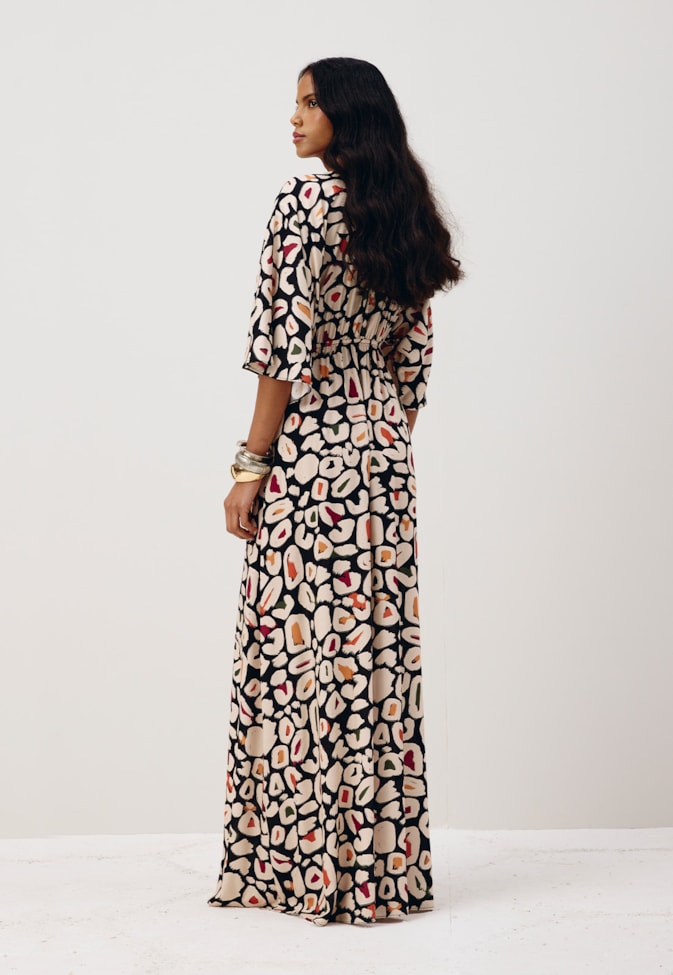 Vestido Longo Manga Ampla Detalhe Ponteira Onza