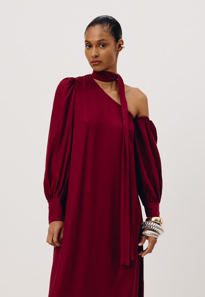 Vestido Longo Manga Assimétrica