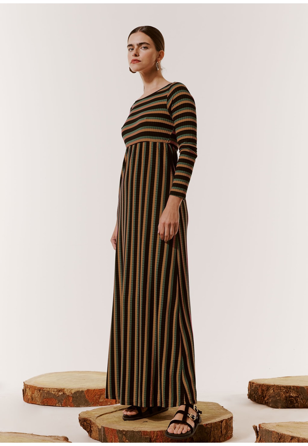 Vestido Longo Manga Longa Listrado