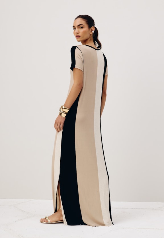 Vestido Longo Mucle Tee Fendas Vista Traseira
