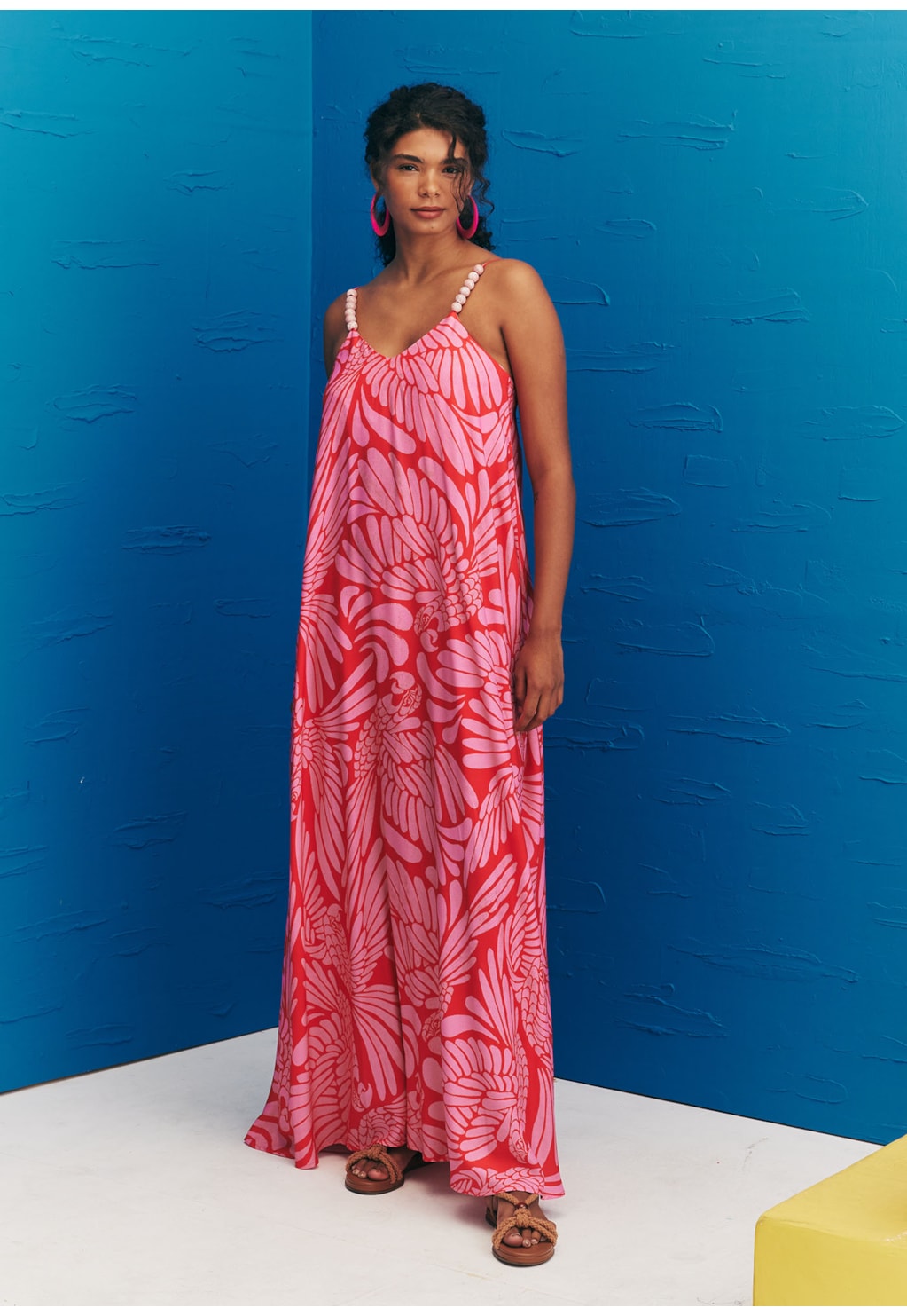 Vestido Longo Ponteiras Estampado Araras de Bonito