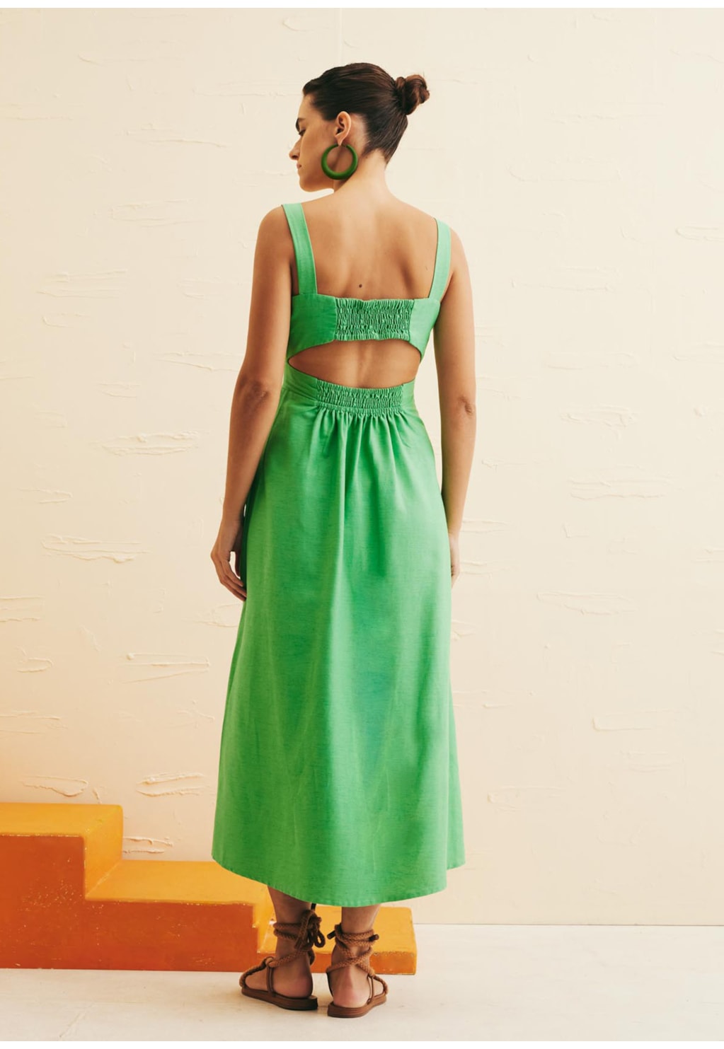 Vestido Max Midi Recortes Bolso