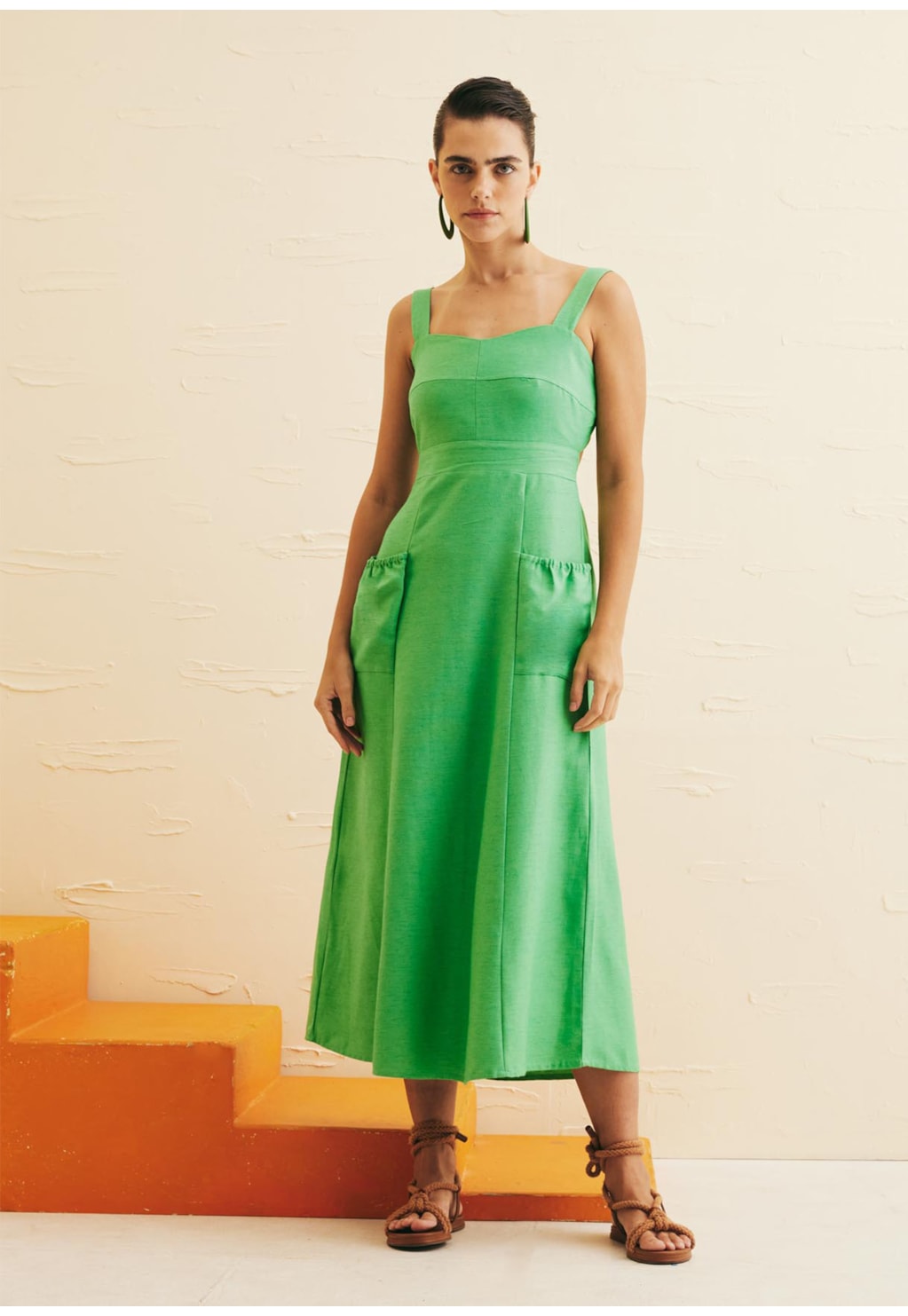 Vestido Max Midi Recortes Bolso