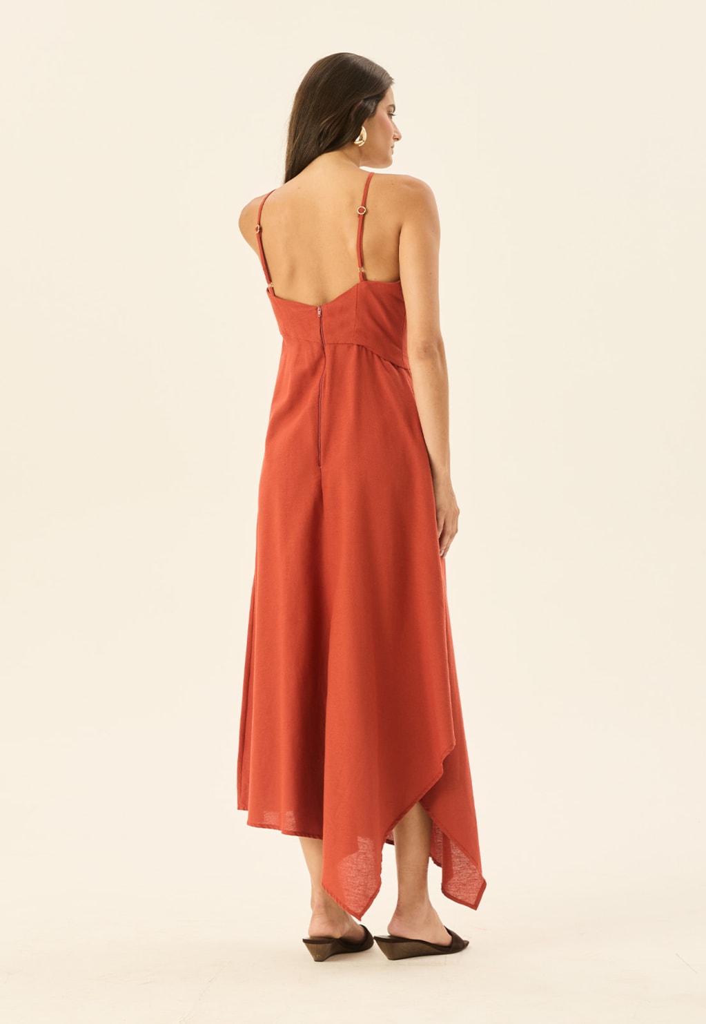 Vestido Midi Assimétrico