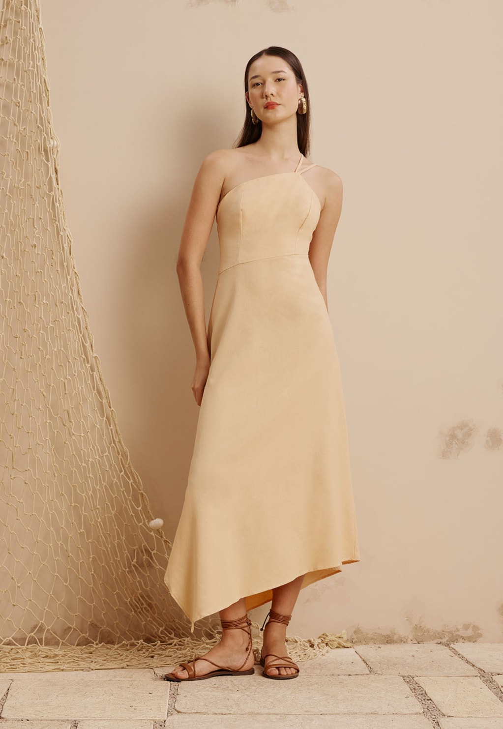 Vestido Midi Assimétrico