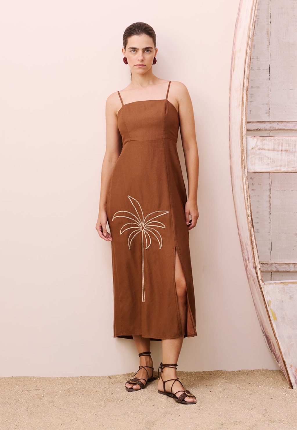 Vestido Midi Bordado Coqueiro