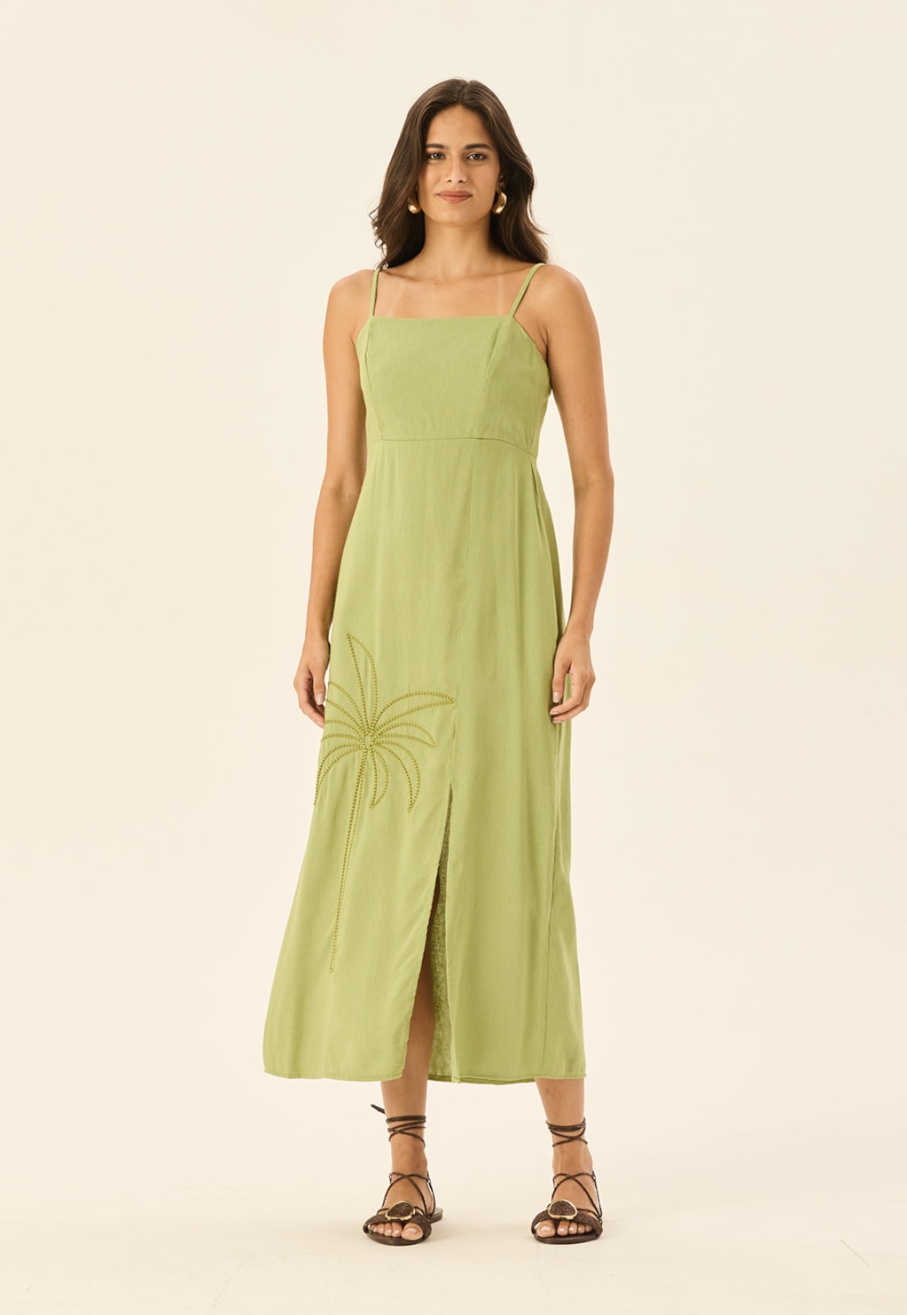 Vestido Midi Bordado Coqueiro