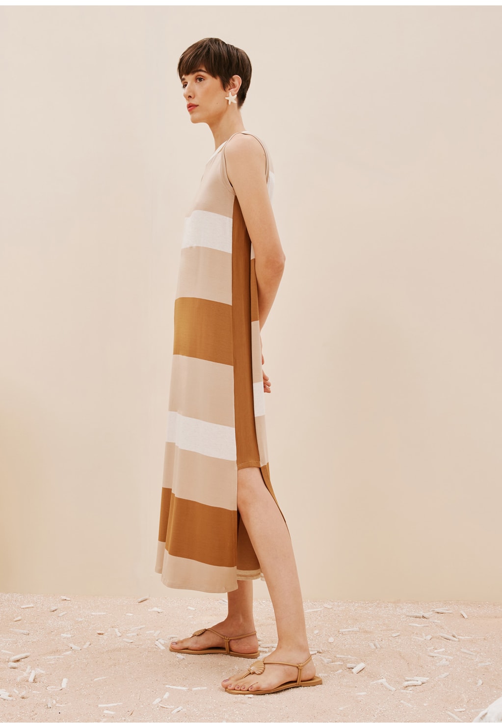 Vestido Midi Camisetão Recorte Lateral