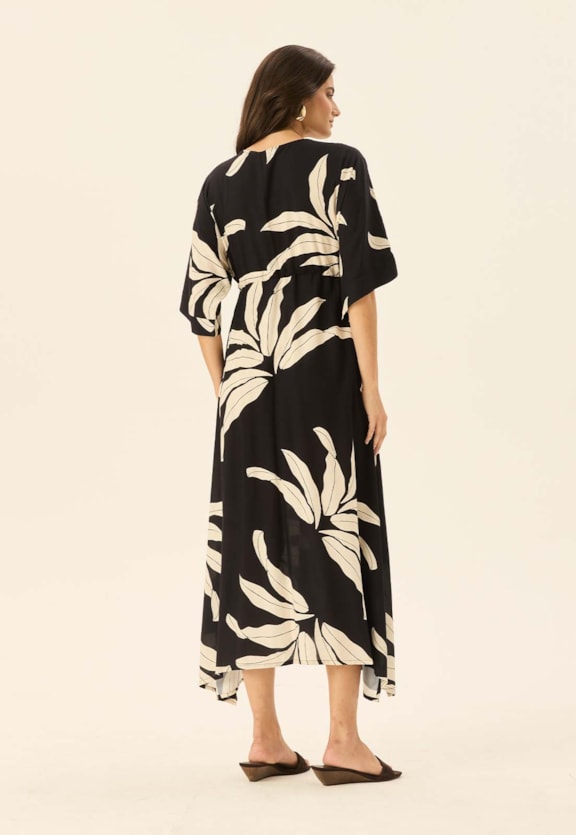 Vestido Midi com Pontas Estampado Tucumã Vista Traseira