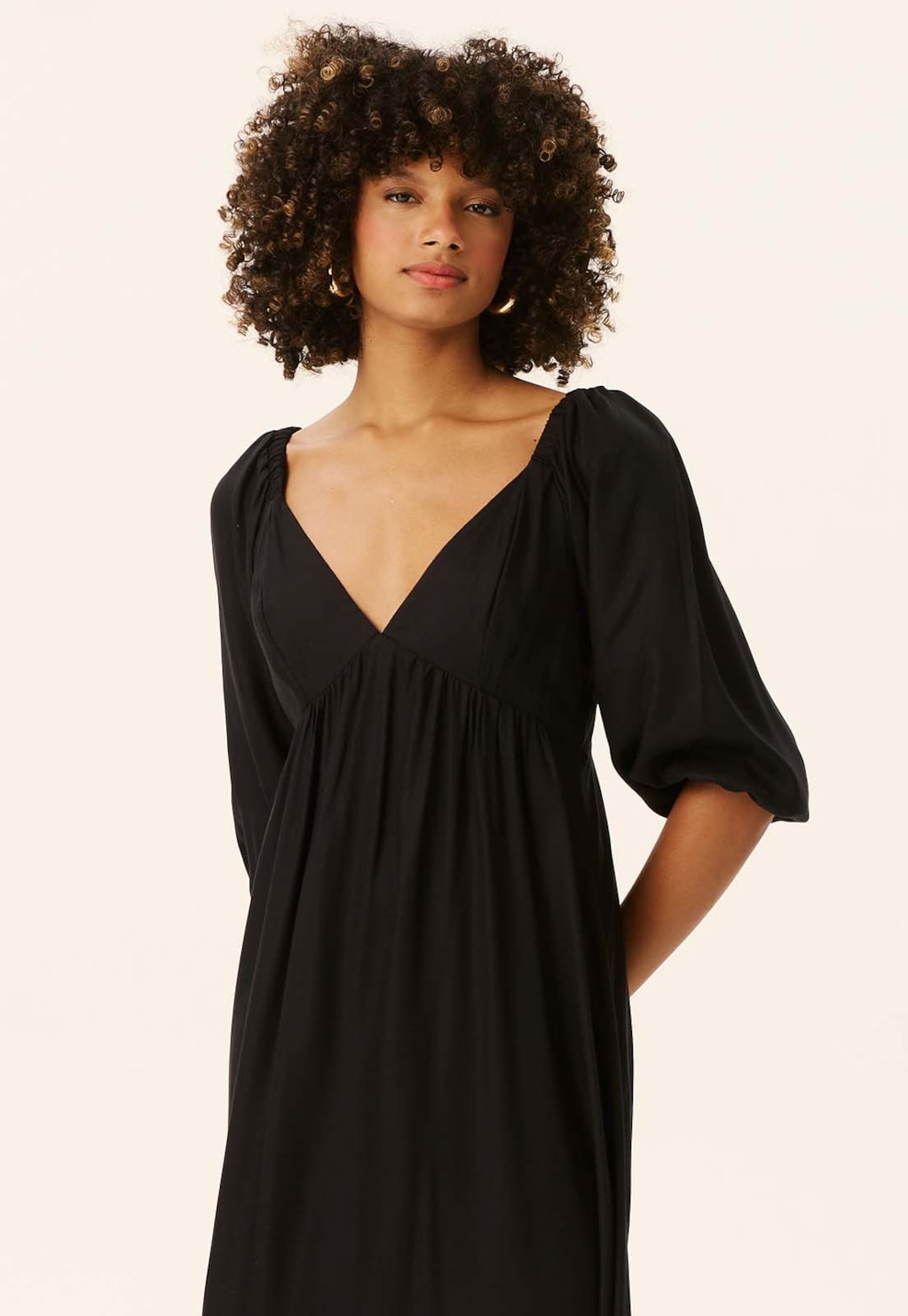 Vestido Midi com Pontas Manga Bufante