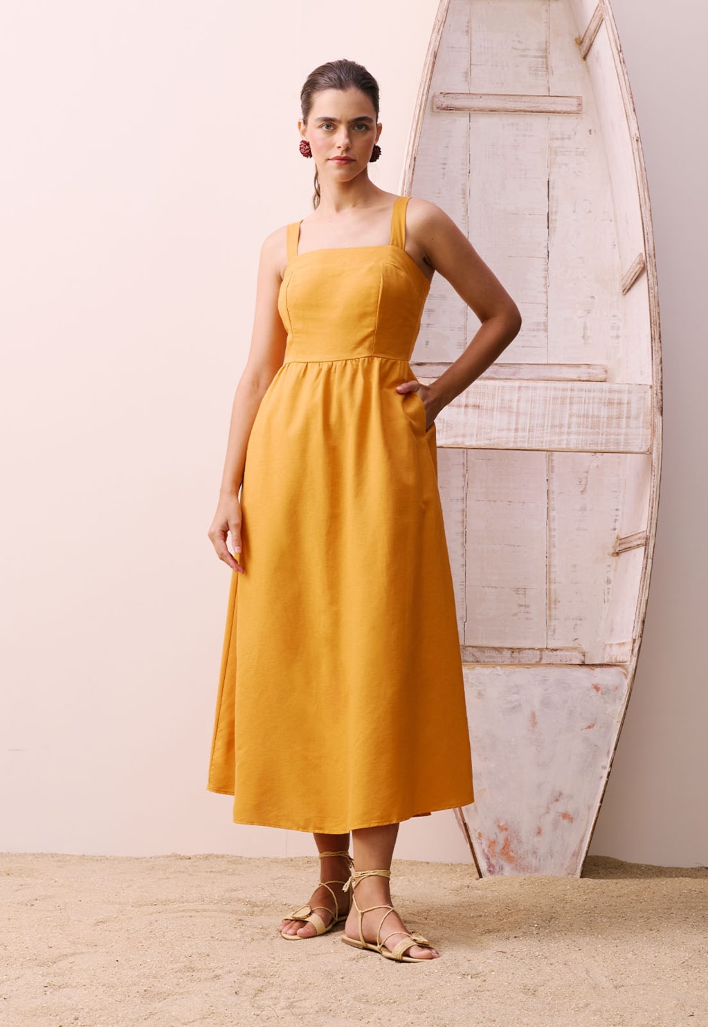 Vestido Midi Decote Reto Amarração