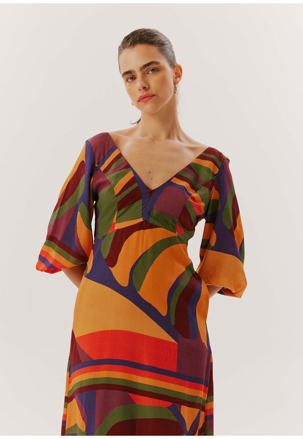 Vestido Midi Decote V Estampado Monstera