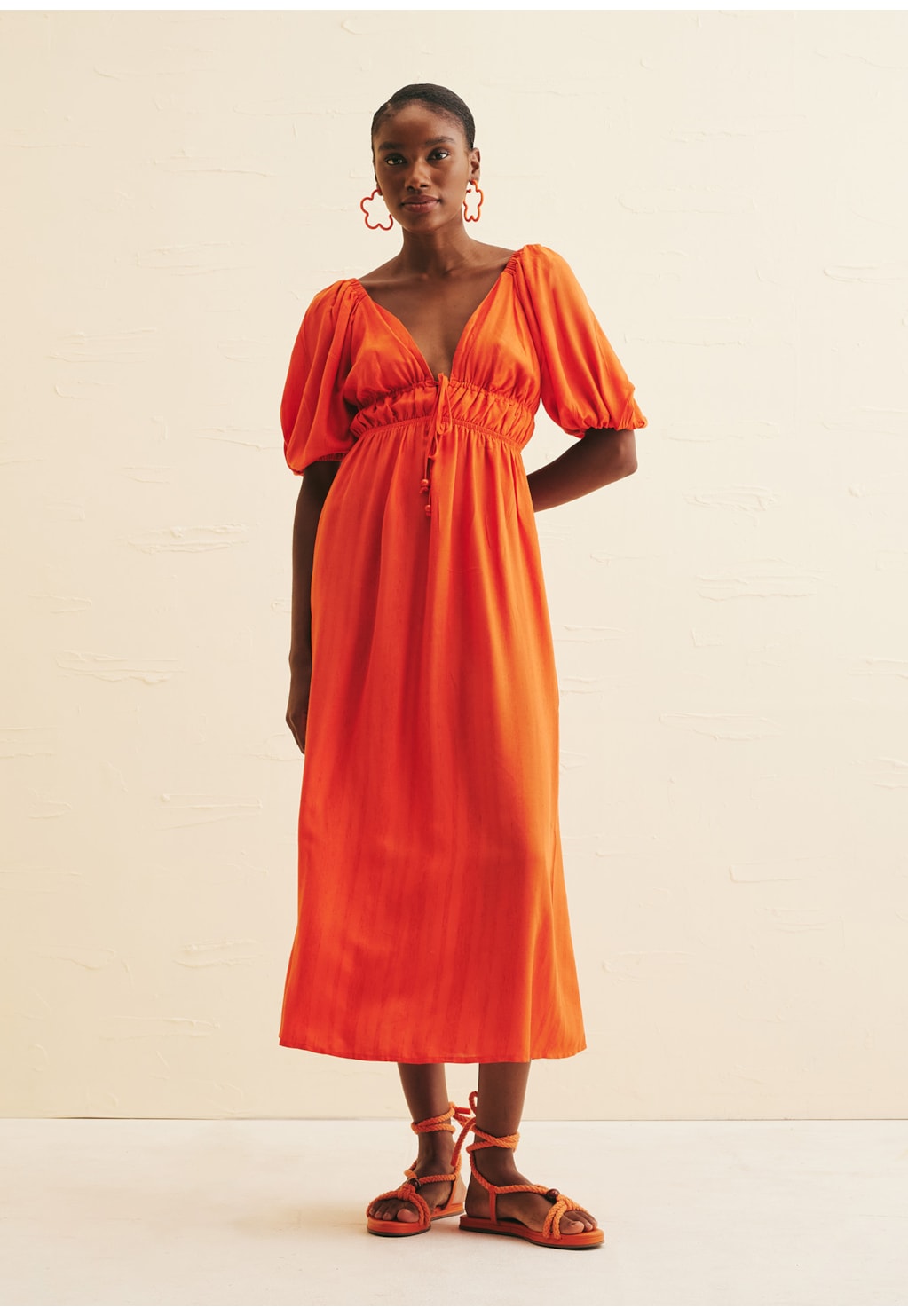 Vestido Midi Detalhe Túnel