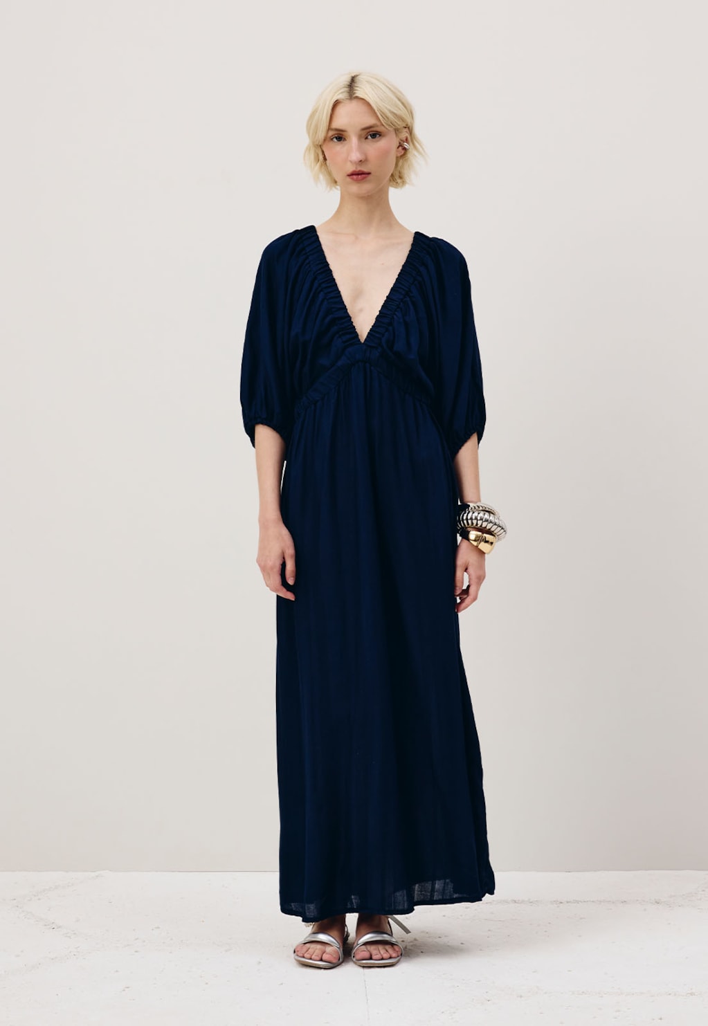 Vestido Midi Elástico Busto