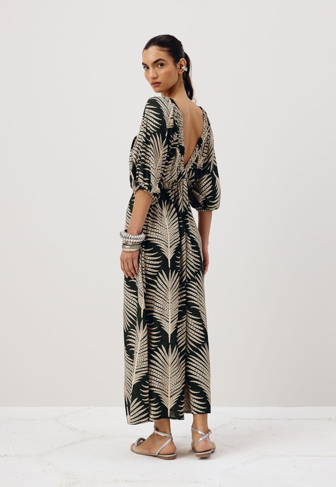 Vestido Midi Elástico Estampado Palmas