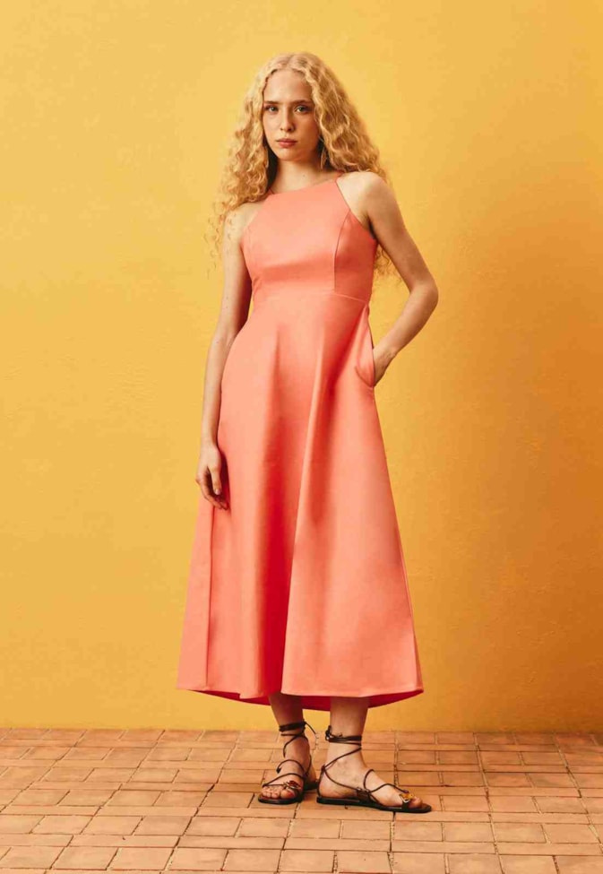 Vestido Midi Liso Amarração