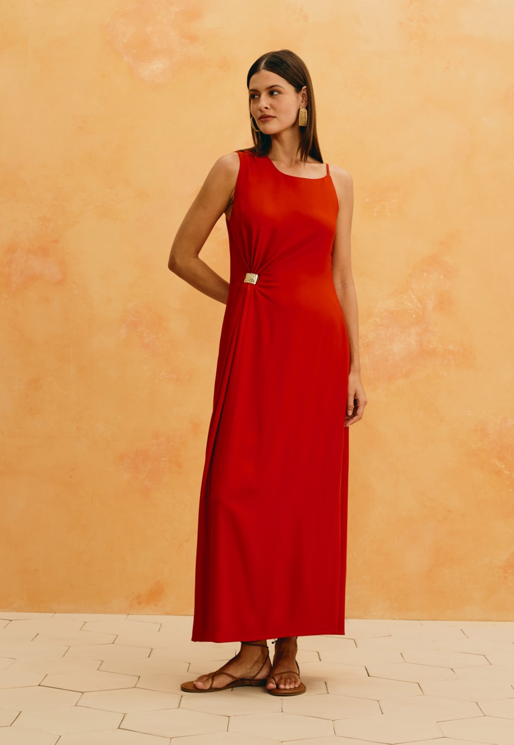 Vestido Midi Liso Assimétrico