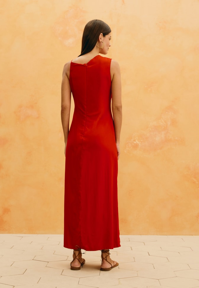 Vestido Midi Liso Assimétrico