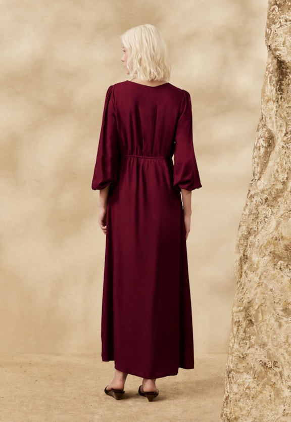 Vestido Midi Liso Bata Vista Traseira