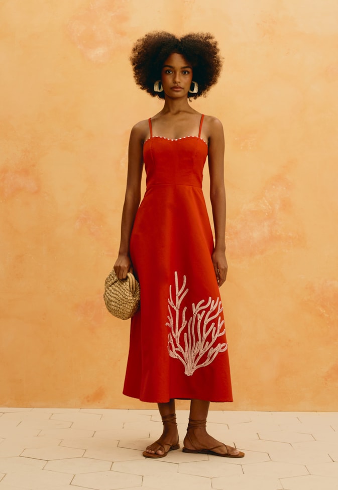 Vestido Midi Liso Bordado Coral