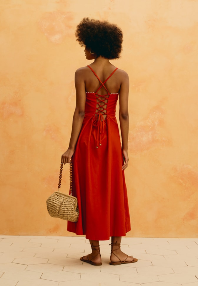 Vestido Midi Liso Bordado Coral