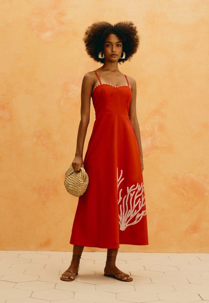 Vestido Midi Liso Bordado Coral