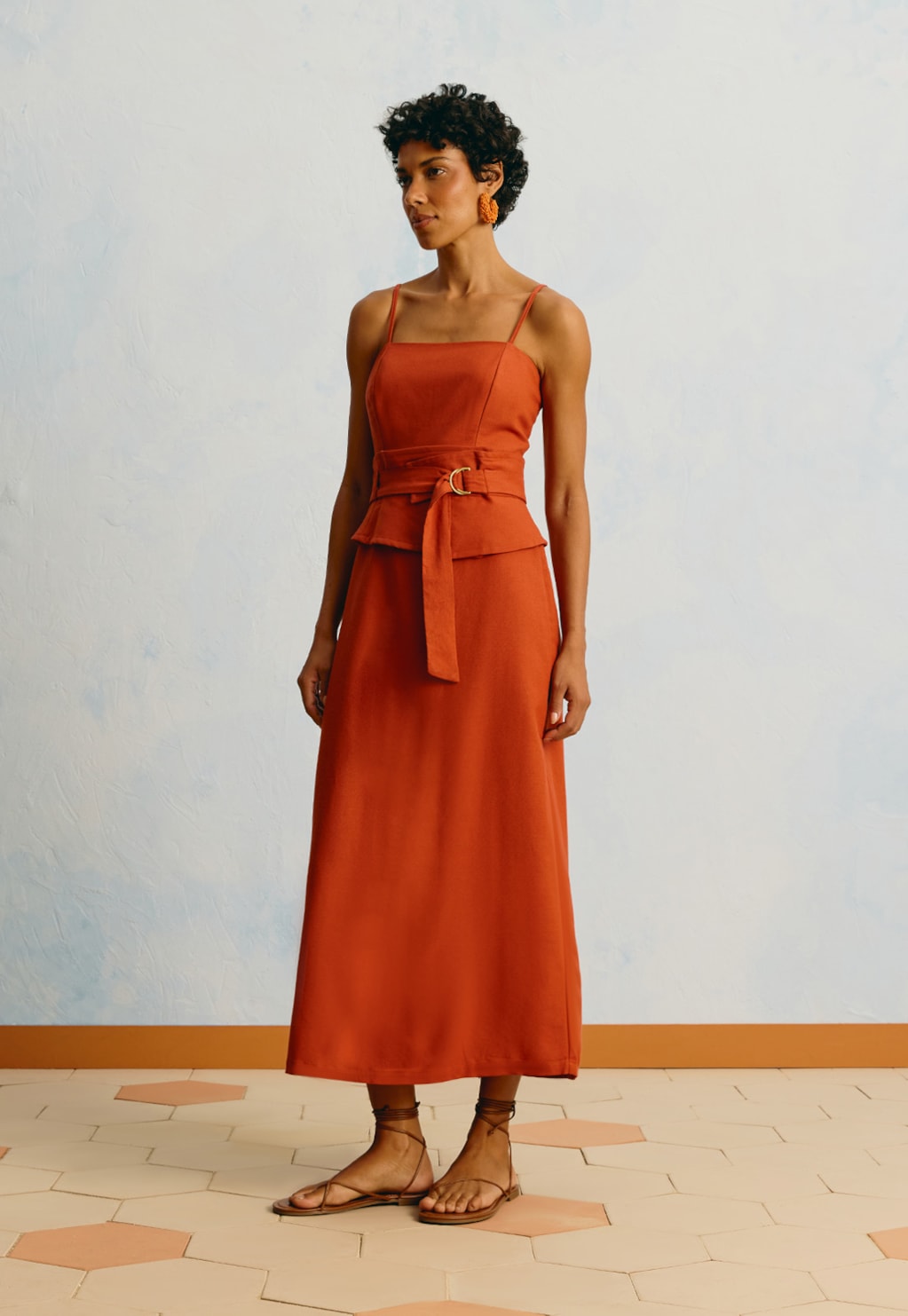 Vestido Midi Liso Cinto 