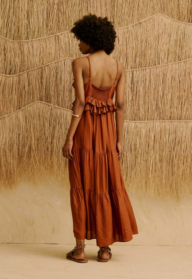 Vestido Midi Liso com Babados