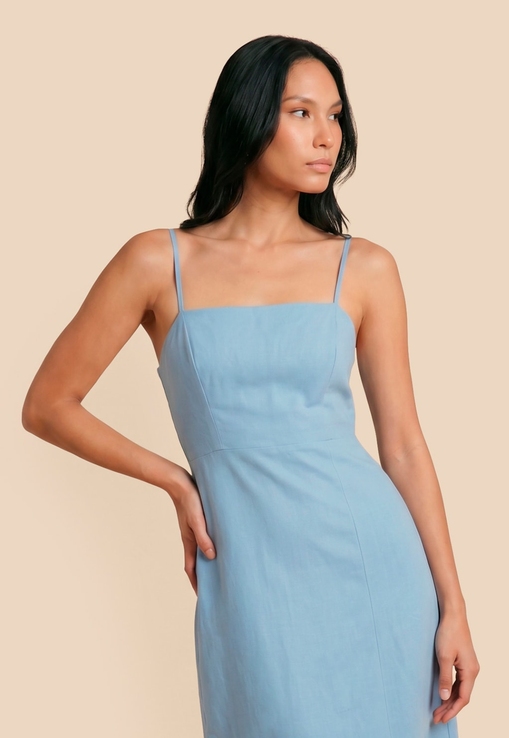 Vestido Midi Liso com Fenda 